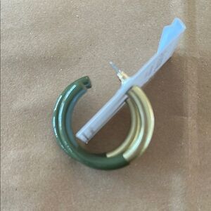 Accessory Jane Liz Medium Hoop